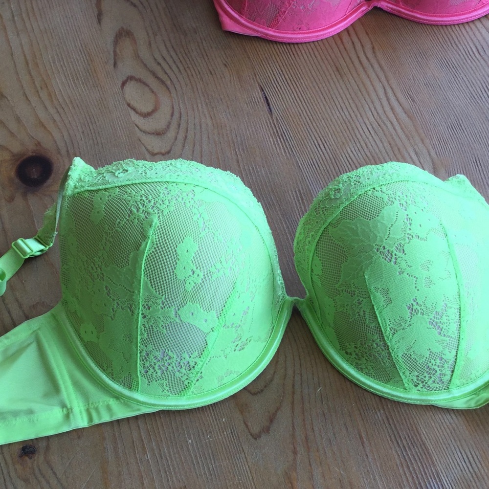 Gently used 40DDD bra