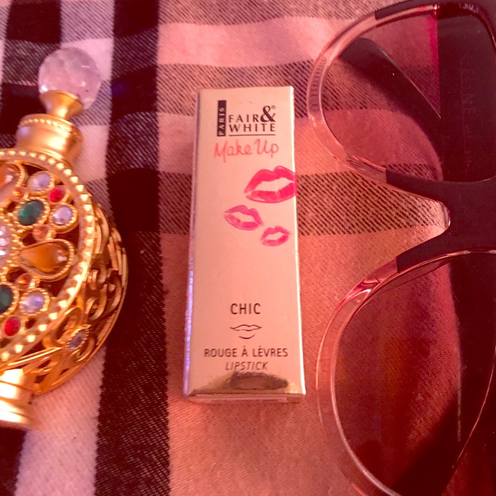 Fair & White Lipstick 💄 color Ava No 410