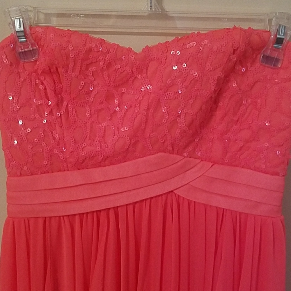 Dress - Picture 2 of 3