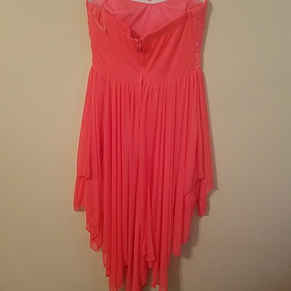 Dress - Picture 3 of 3