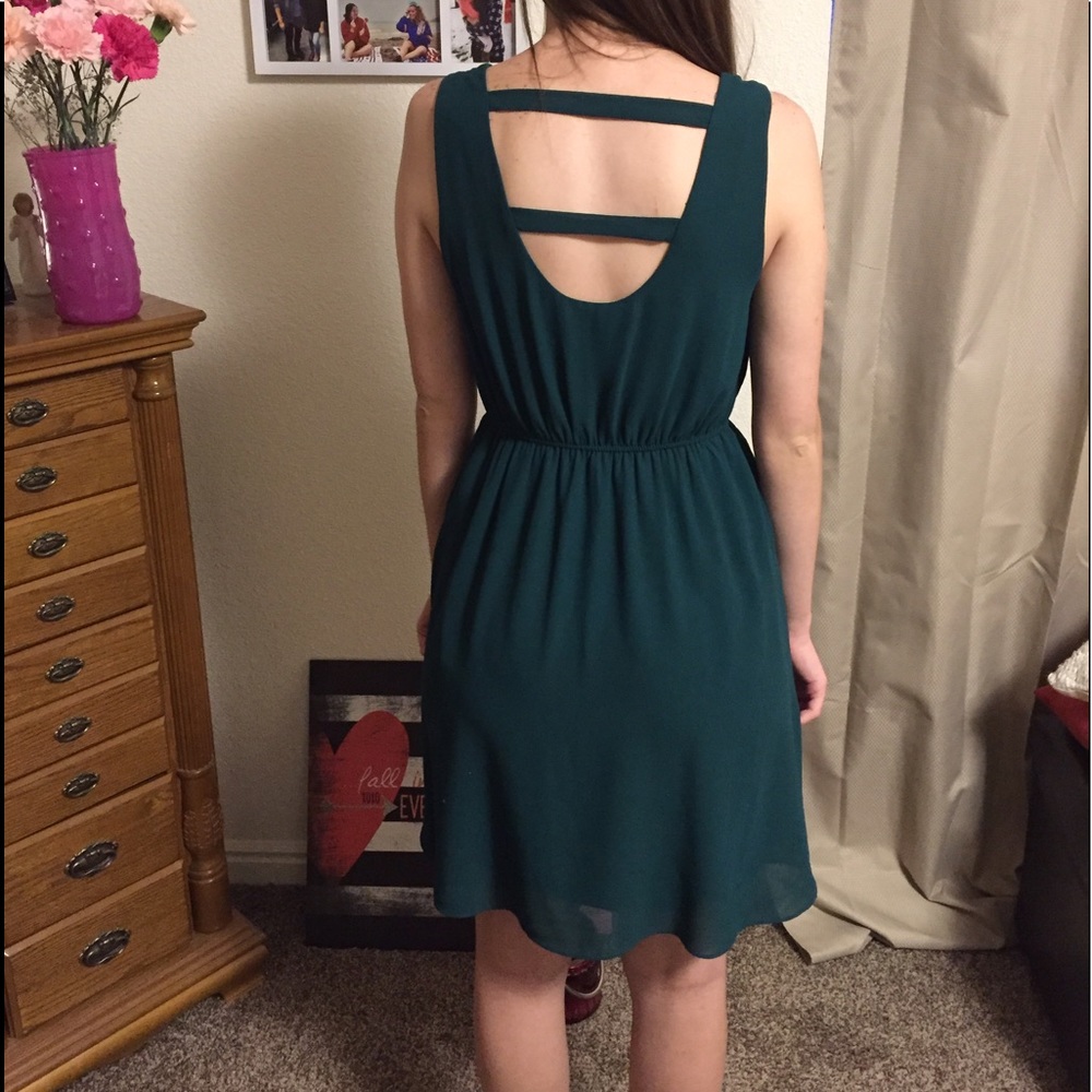 Dress - Picture 5 of 7