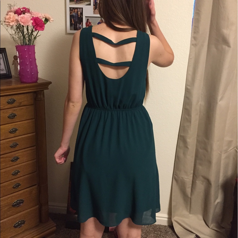 Dress - Picture 7 of 7