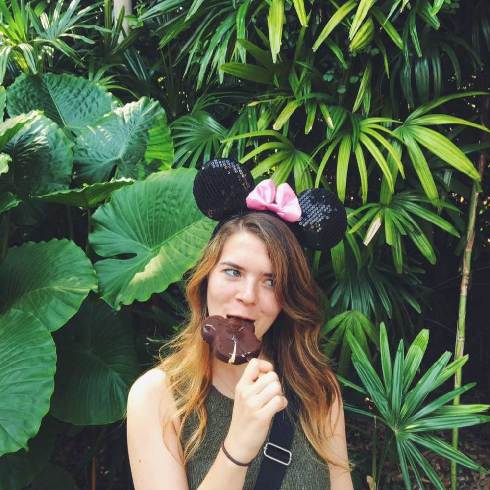 Meet your Posher, Alexis