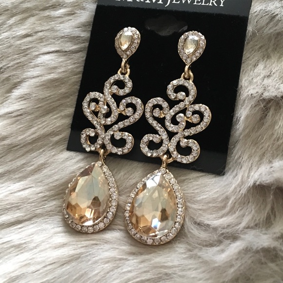 Jewelry - FORMAL TEARDROP EARRINGS HIGH QUALITY
