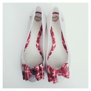 NEW Brazilian Melissa