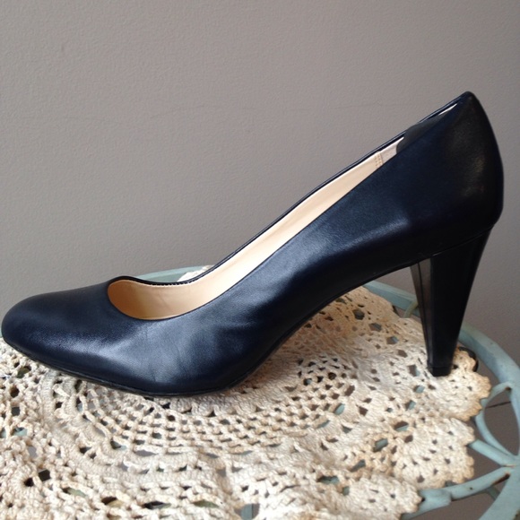 calvin klein navy pumps