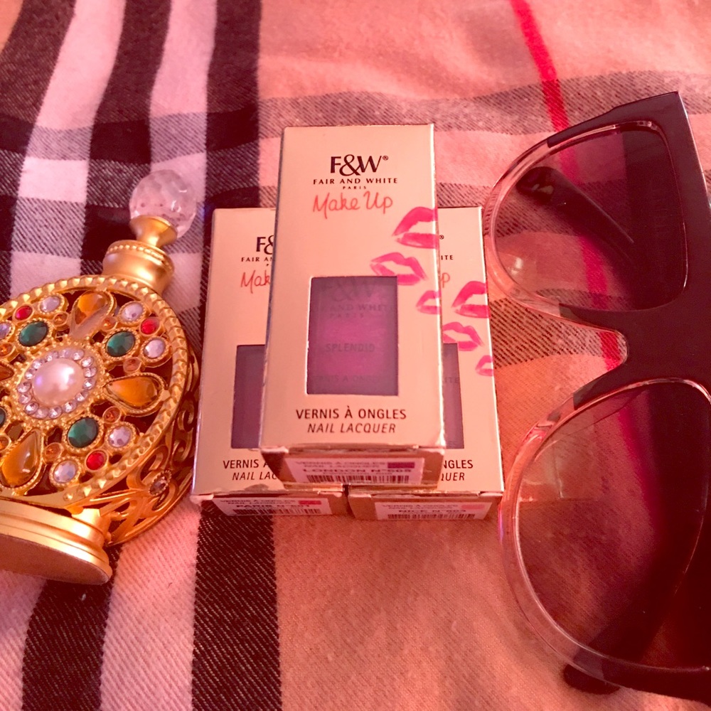Fair & White Loose Powder Eyeshadow