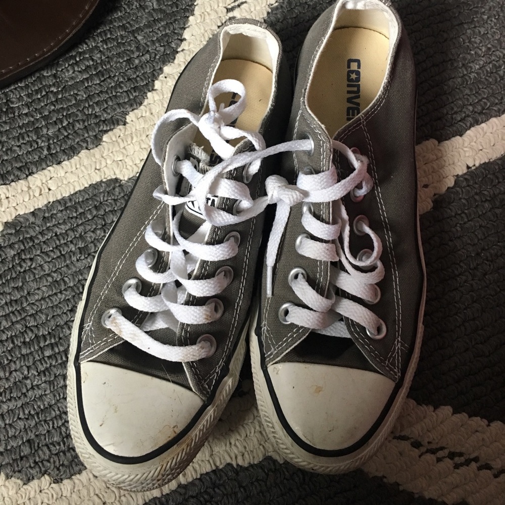 Great condition, grey converse!
