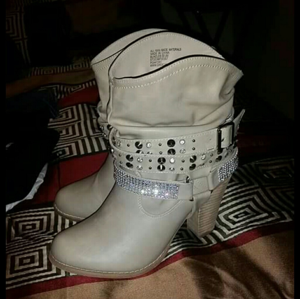Boots from Buckle