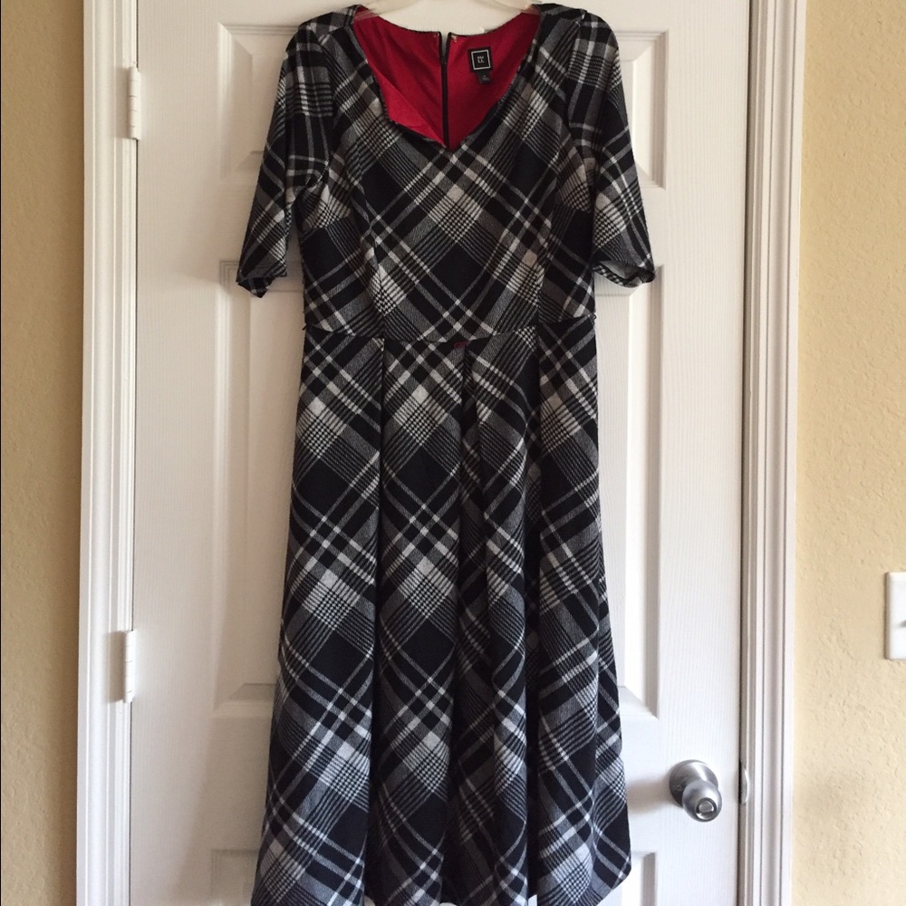 Plaid black and white midi dress