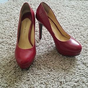 Red pumps