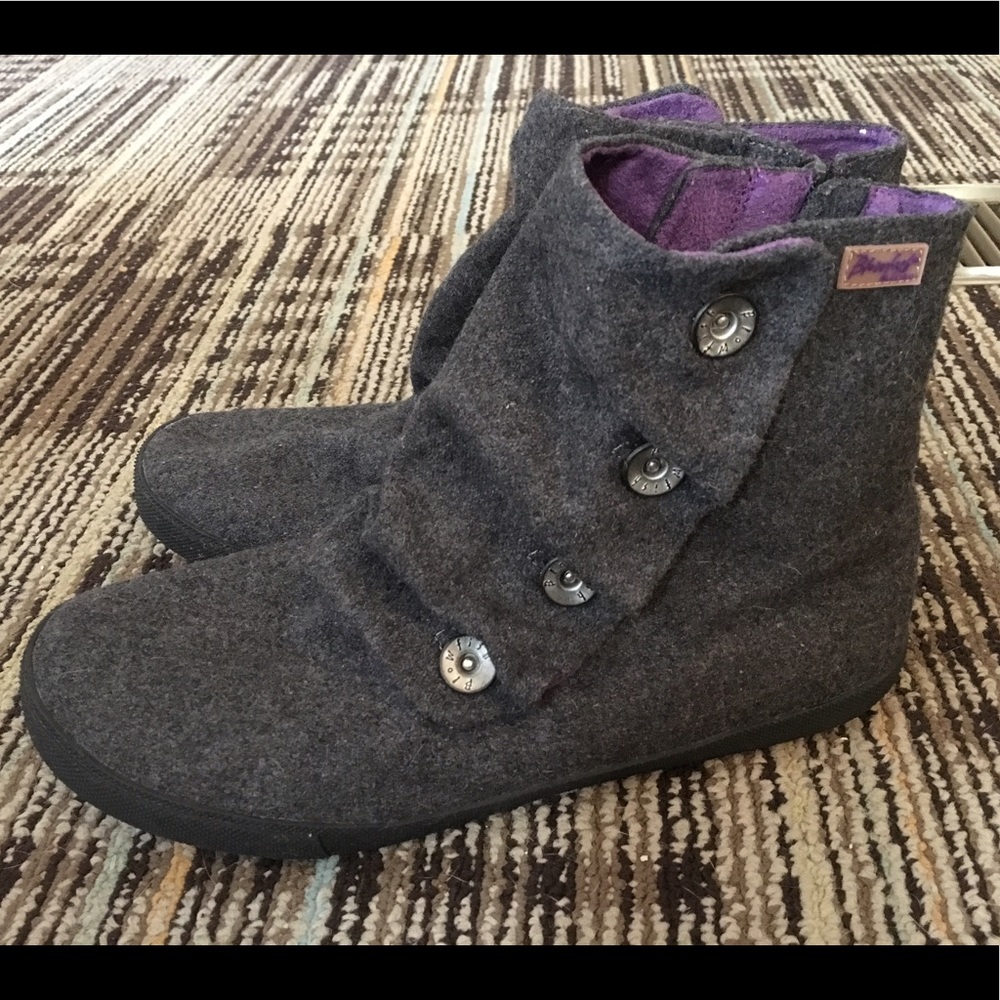 🔥SALE!!🔥Cute!! Blowfish booties size 9