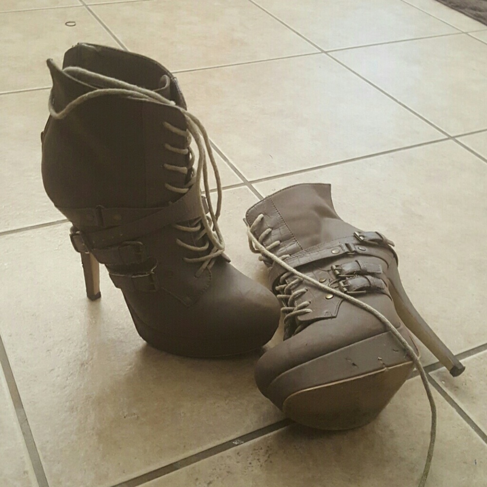 Grey boots