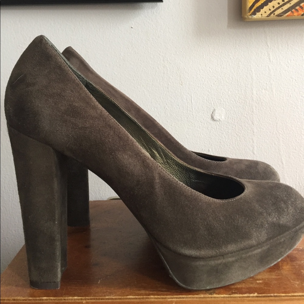 Stuart weitzman platform suede pumps like new