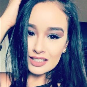 Meet your Posher, Paolaa