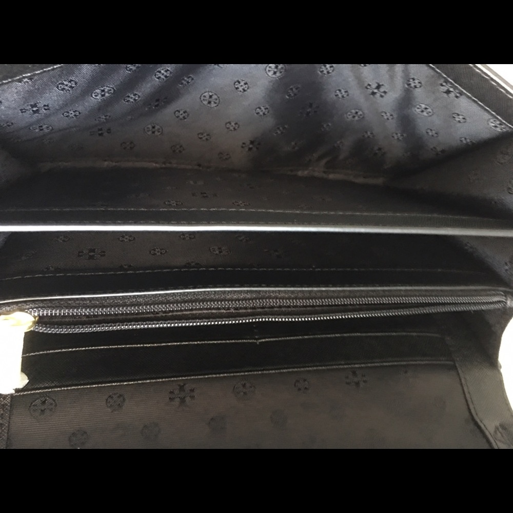 Tory Burch Robinson Crossbody Bag - Picture 3 of 3