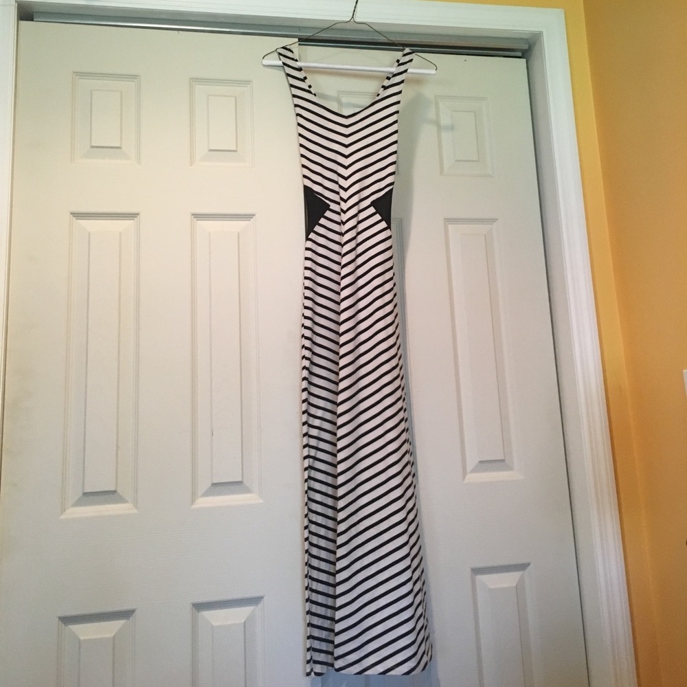 Maxi dress with mesh cut outs
