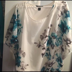 Blue and white short sleeve top