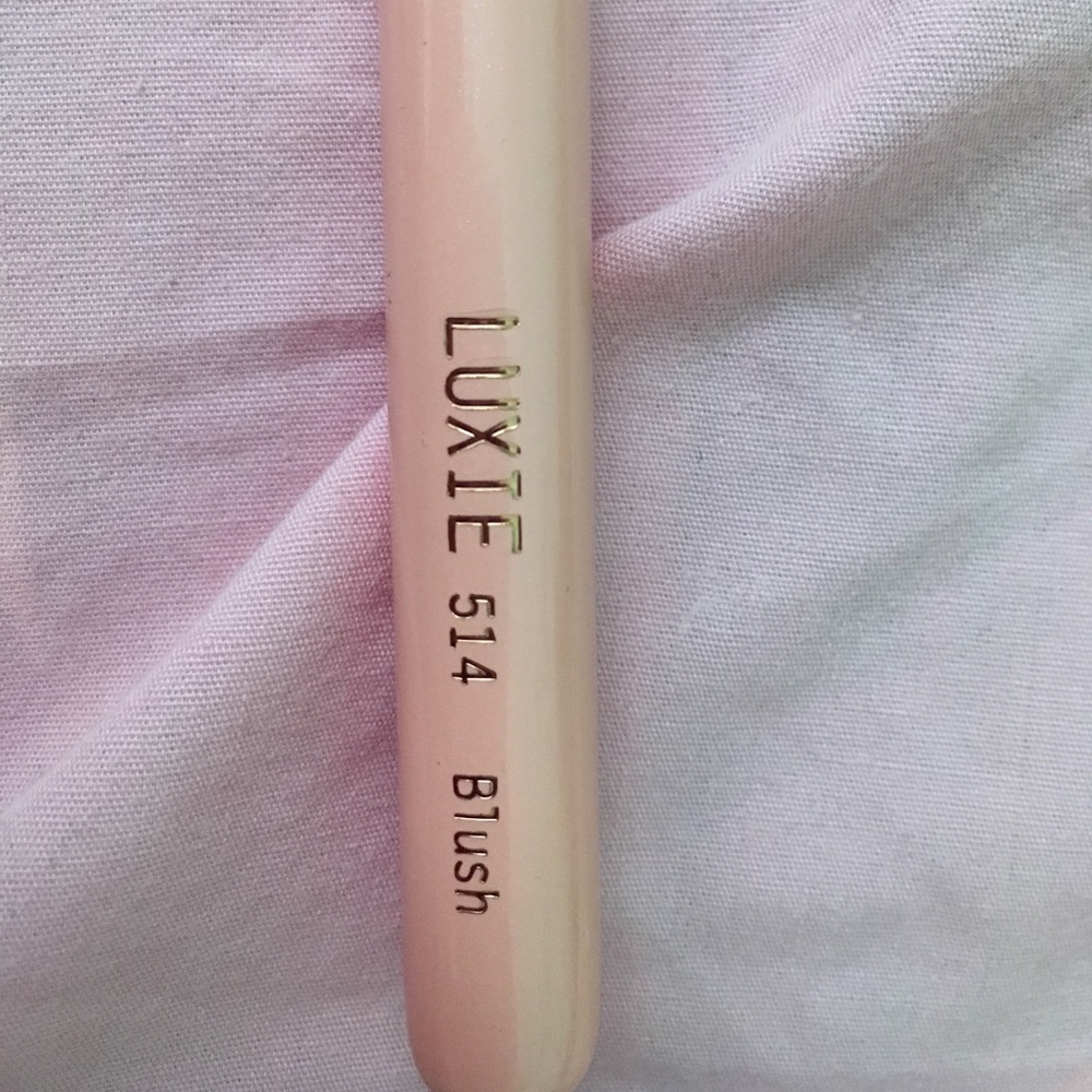 makeup brush - Picture 2 of 3