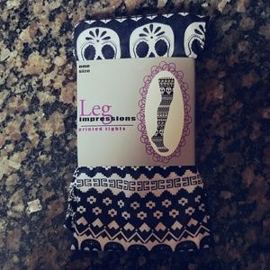 NWT - Skull Printed Tights