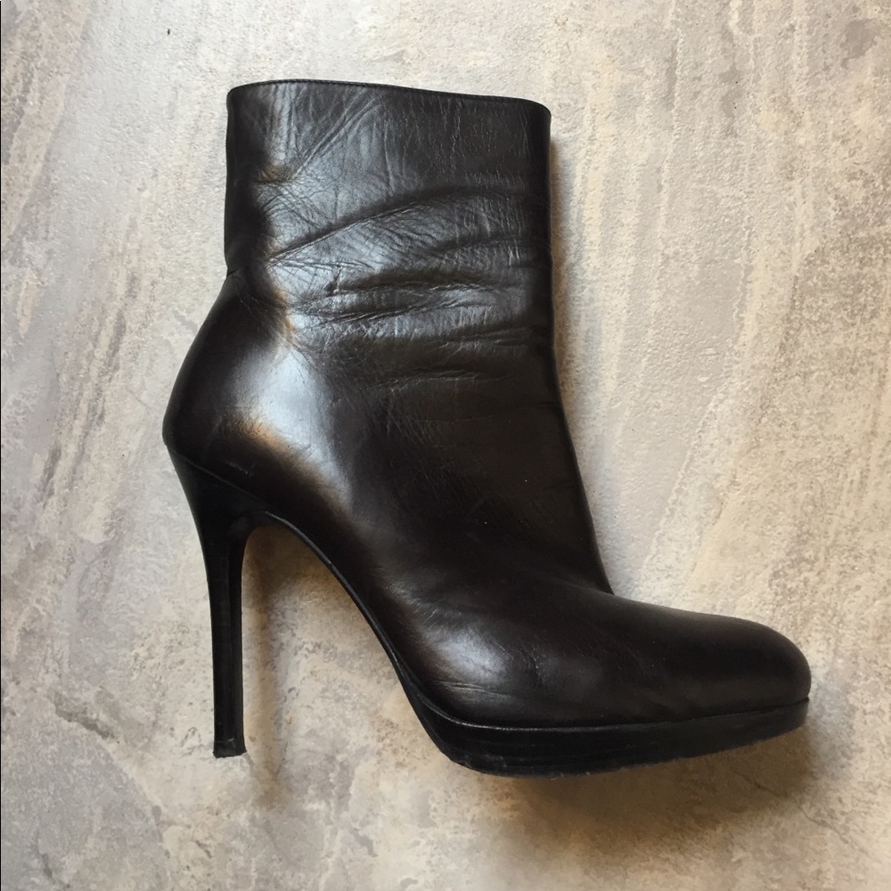 Stuart weitzman black stiletto booties