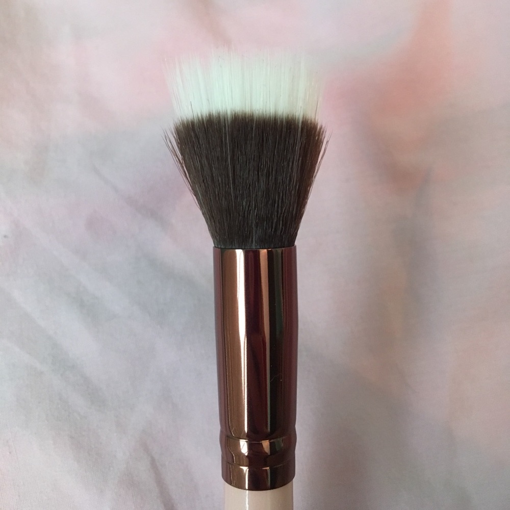 makeup brush - Picture 3 of 3