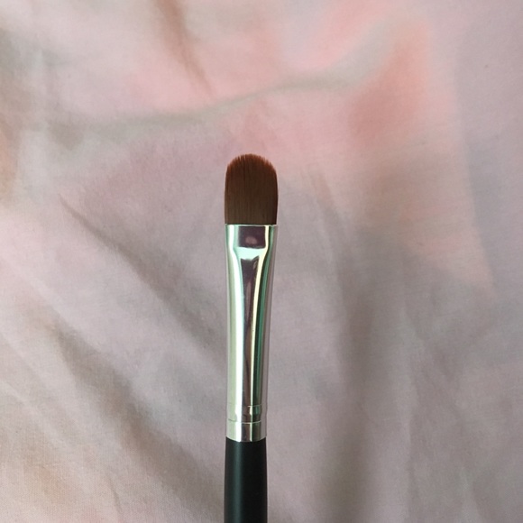 makeup brush - Picture 3 of 3