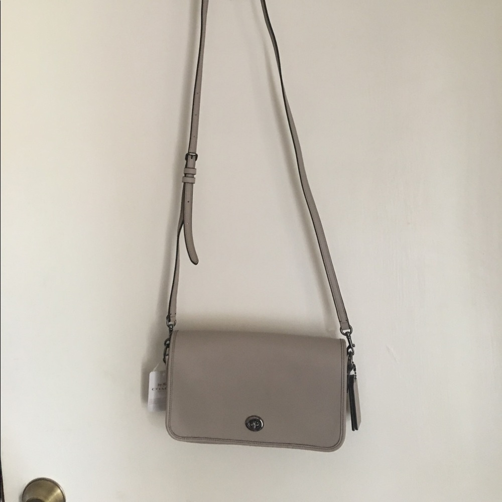 Coach Turnlock Crossbody in Glovetanned Leather