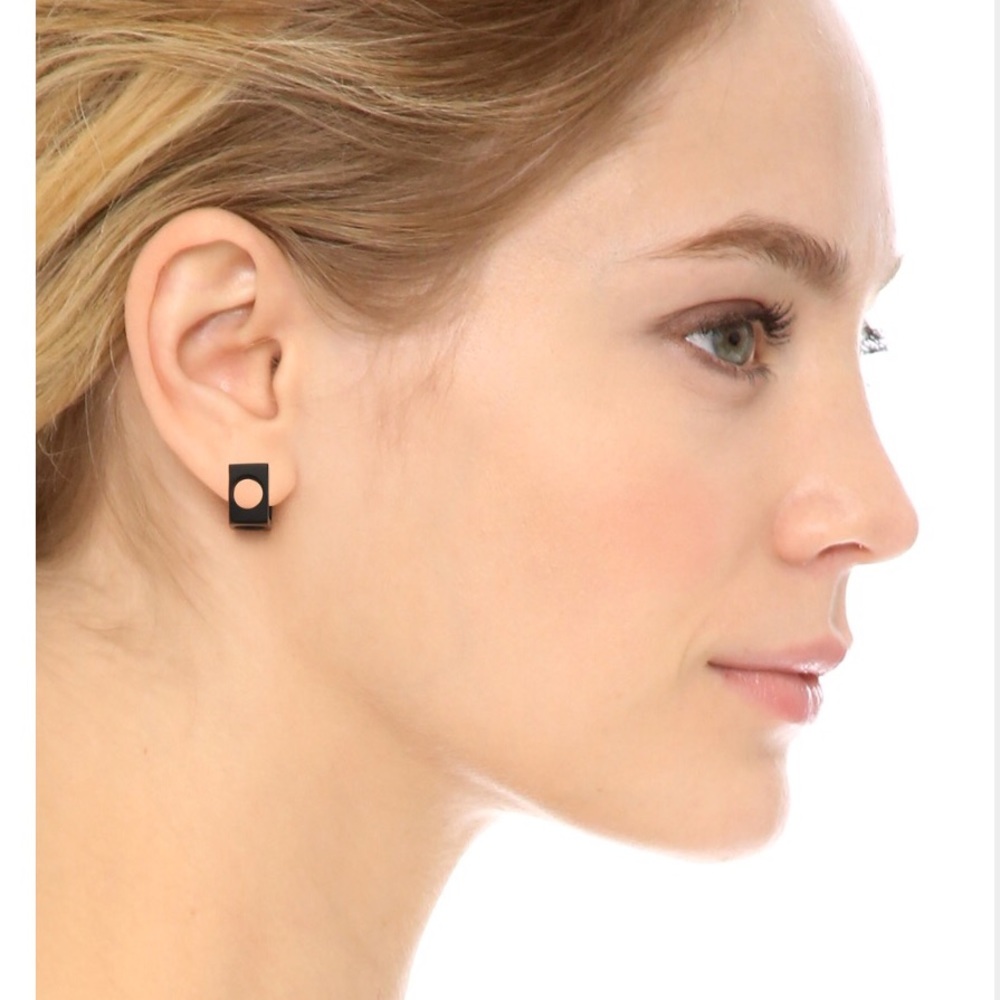 (((Sold))) - Picture 2 of 4