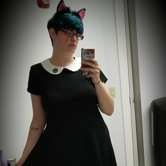 Meet your Posher, Beth - Picture 2 of 8