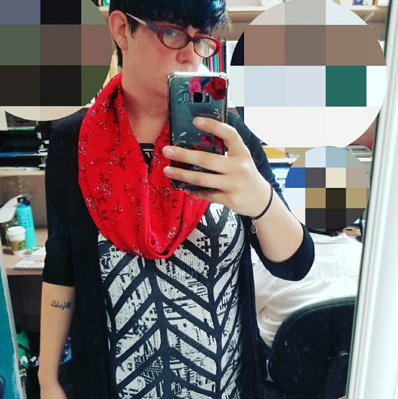 Meet your Posher, Beth - Picture 6 of 8