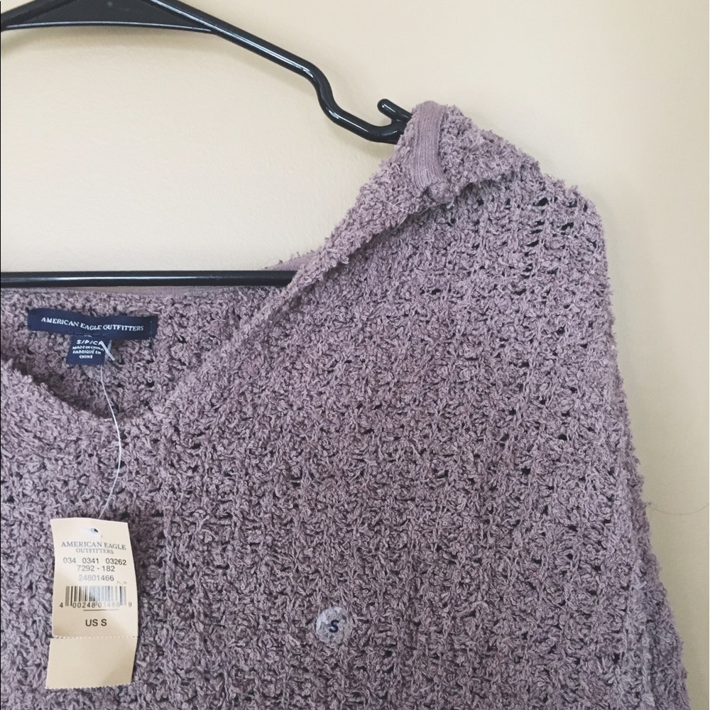 American Eagle Pullover Sweater