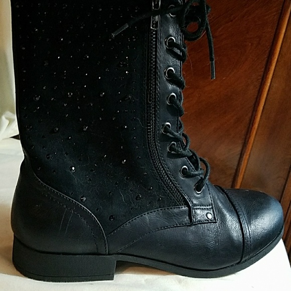 Boots - Picture 4 of 4