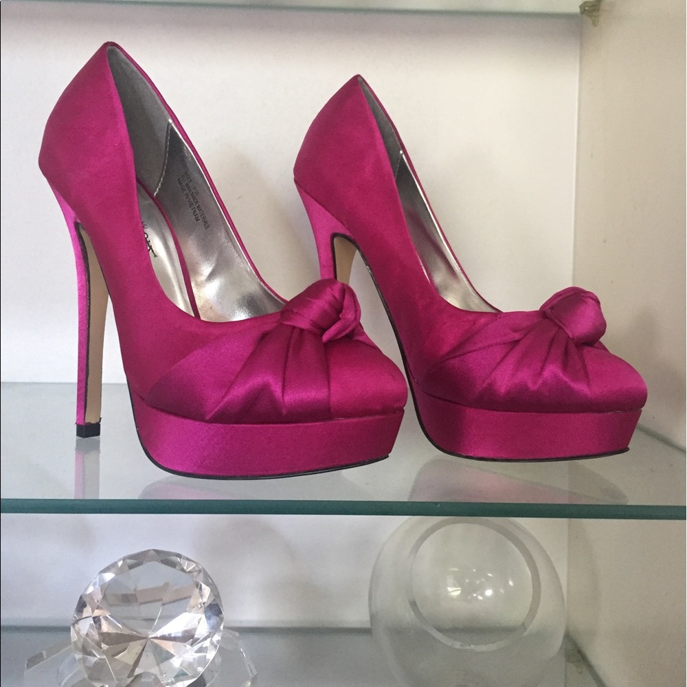 NWOT Beautiful Fuchsia Sati Stilettos💥LAST PAIR💥