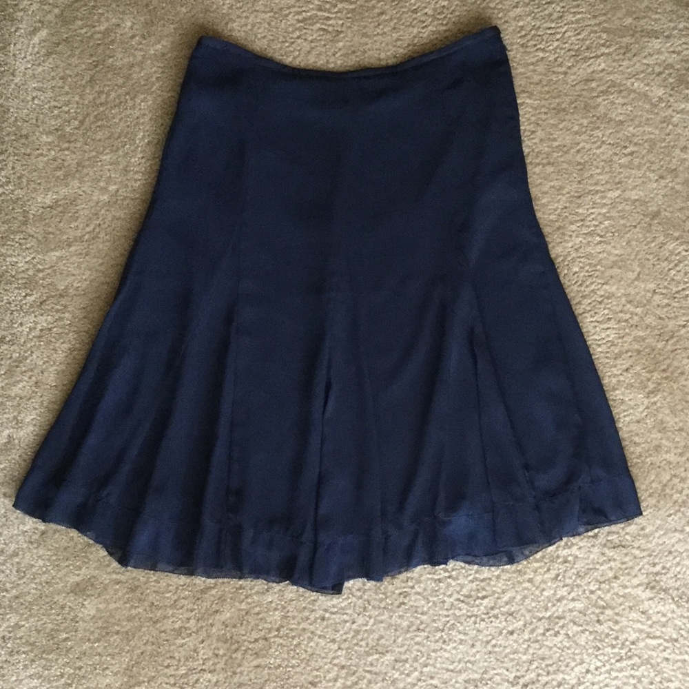 NWOT - ⬇️New never worn beautiful Jones Wear Skirt
