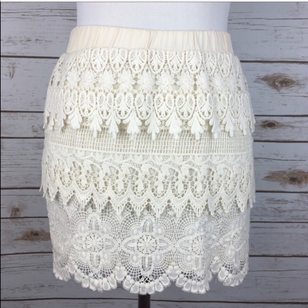 NWOT Cream Skirt 🎀