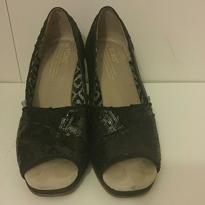 Beautiful Toms sequin wedges