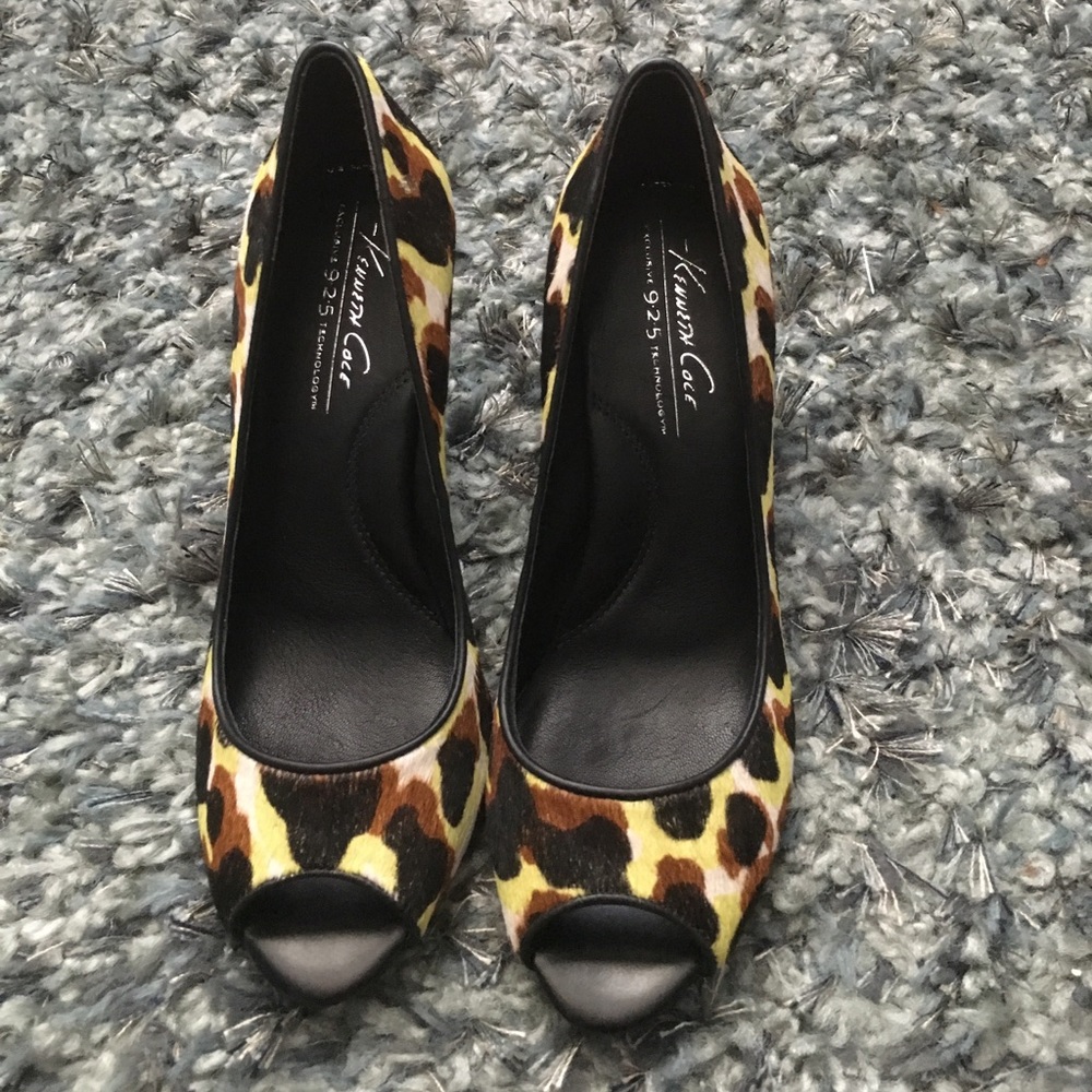 Open Toe Shoe - image 1