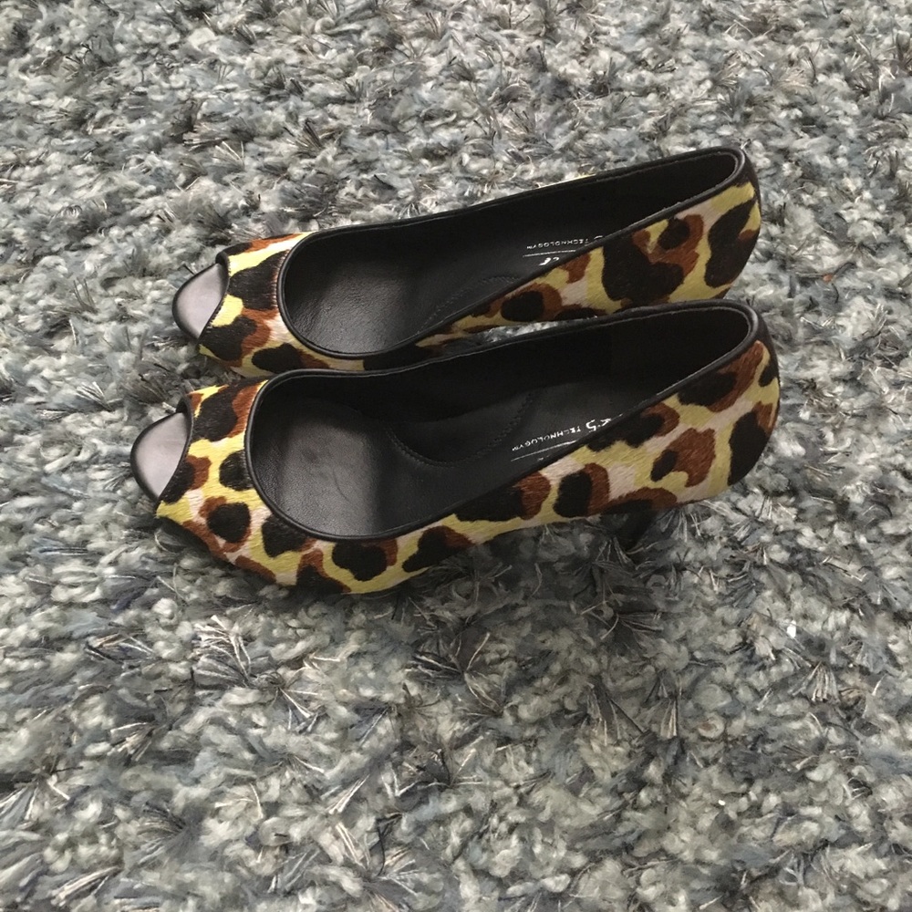 Open Toe Shoe - image 2