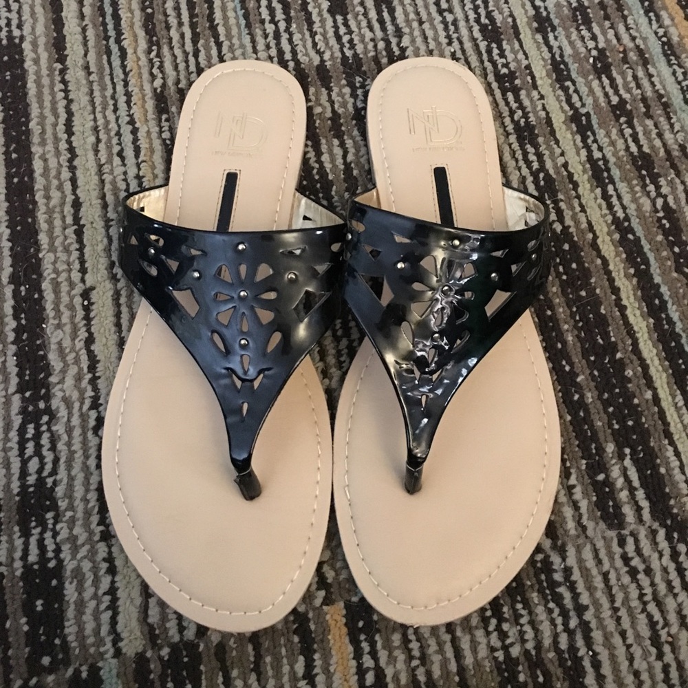💥24 HOUR SALE!!💥EUC New Directions sandals