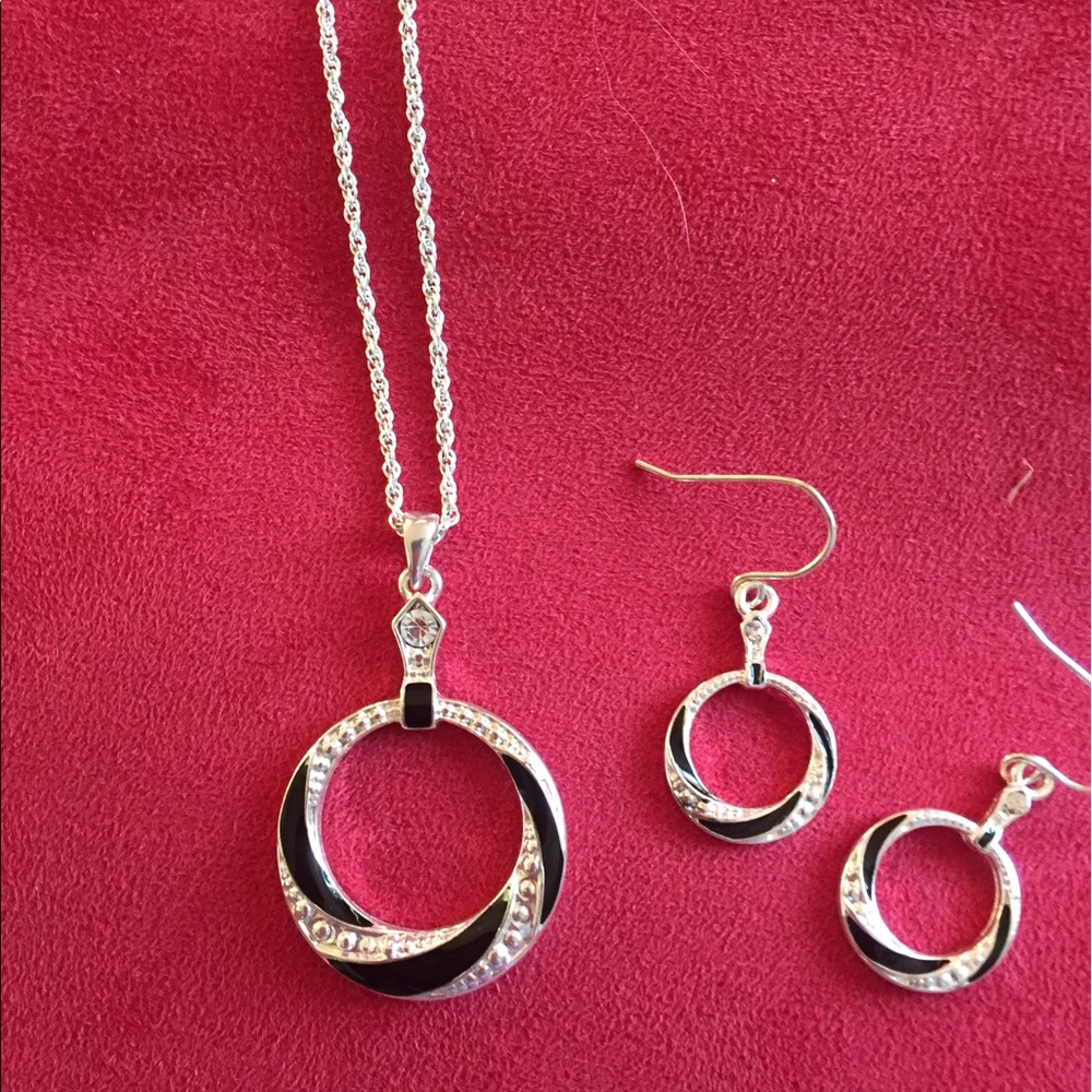 Necklace & earrings
