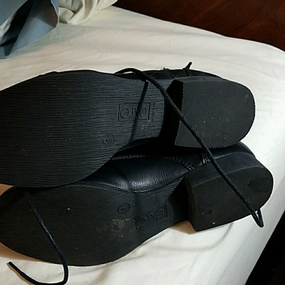 Boots - Picture 3 of 4