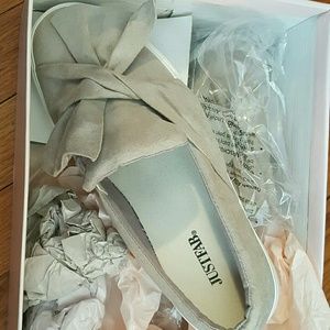 Just Fab tan canvas shoe