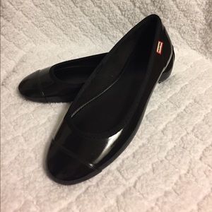 Hunter glossy black ballet flats NEW