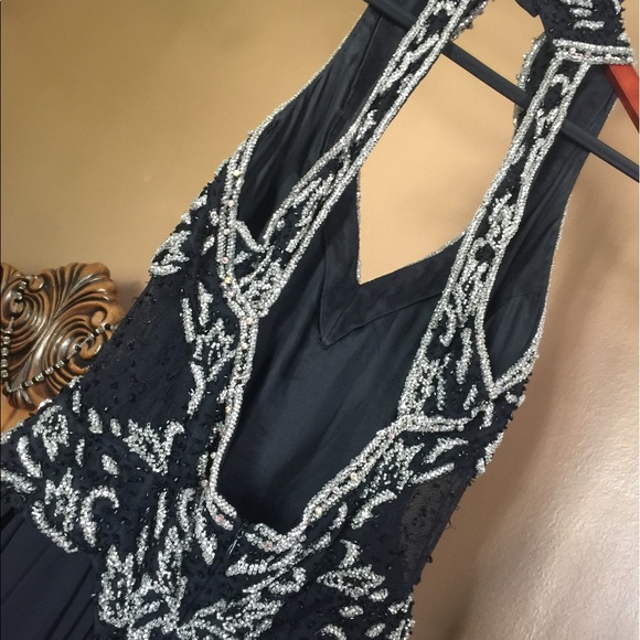 Absolutely stunning black beaded gown. - Picture 3 of 7