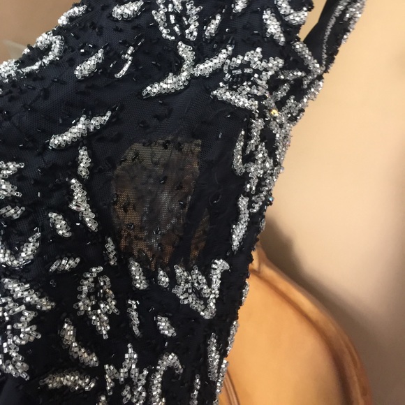 Absolutely stunning black beaded gown. - Picture 5 of 7