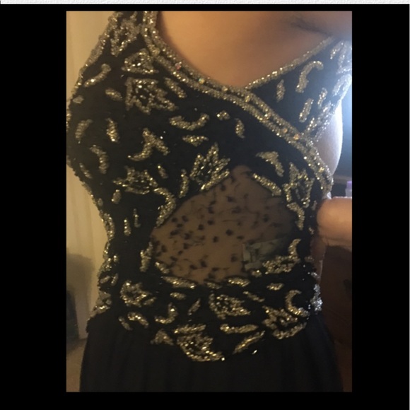 Absolutely stunning black beaded gown. - Picture 7 of 7