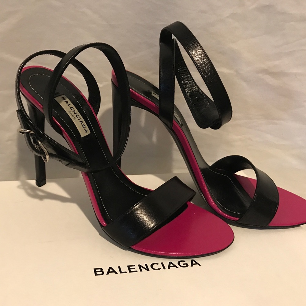 BALENCIAGA HOT PINK AND BLACK LEATHER HEELS $665
