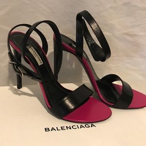 BALENCIAGA HOT PINK AND BLACK LEATHER HEELS $665