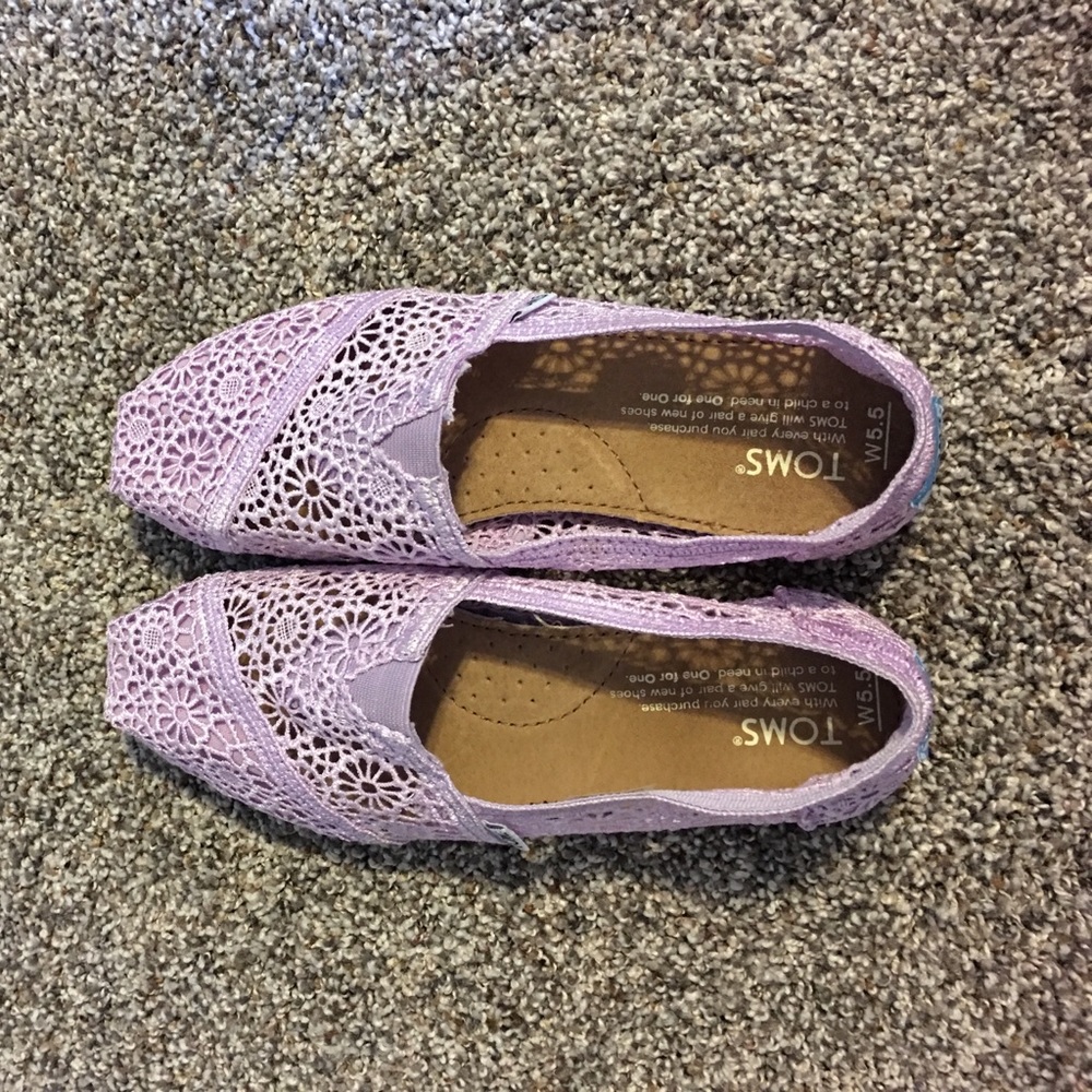 Size 5.5 // Color Lavender // TOMS